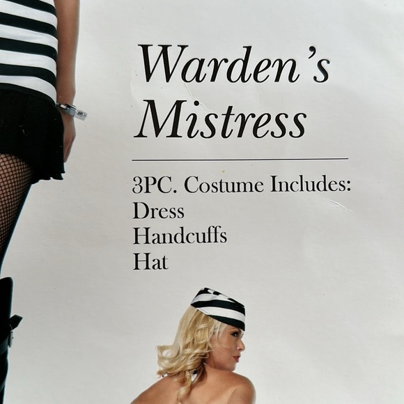 Wardens Mistress Costume - Picture 3 of 7
